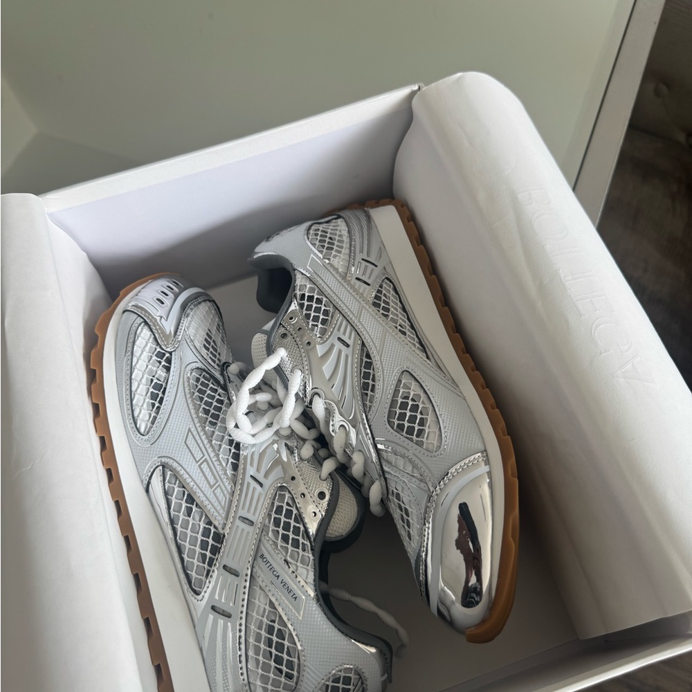 Bottega Veneta' Sneakers in Silver and White